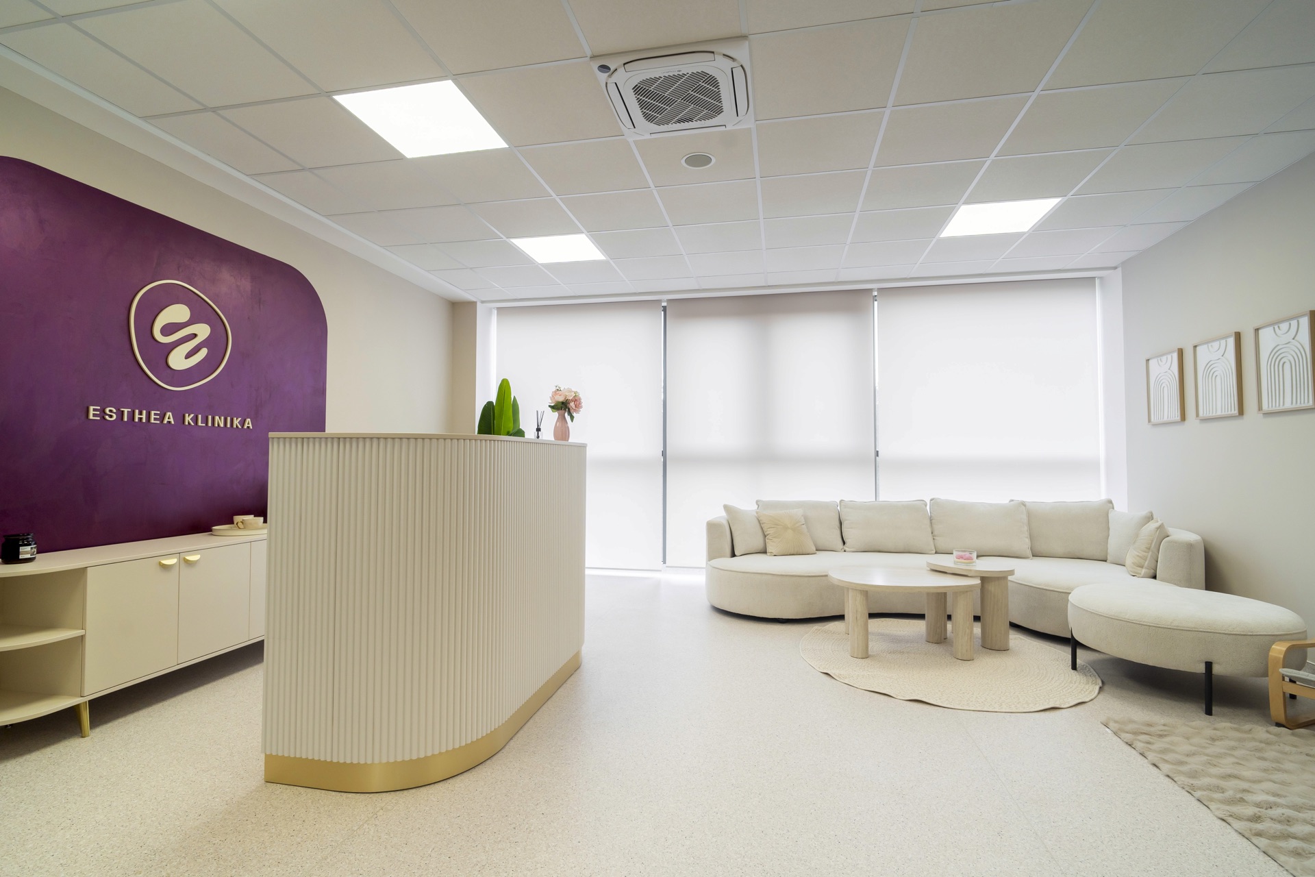 Nové priestory kliniky estetickej medicíny Esthea Prešov v Ľuboticiach – profesionálna starostlivosť o pleť, pery a telo pre klientov z Prešova a okolia.